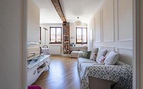 Lucca Central & Modern Apt W/ Netflix-Amazon Prime
